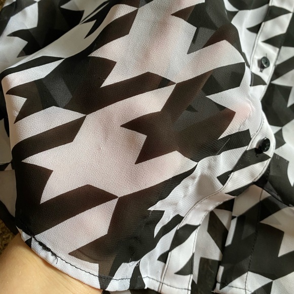 Sheer houndstooth patterned button down shirt - Picture 6 of 6